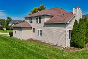 25821 Pastoral Dr, Plainfield, IL 60585 - Photo 3