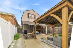 7709 W Addison St, Chicago, IL 60634 - Photo 25