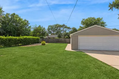 8222 Springfield Avenue, Skokie, IL 60076 - Photo 19
