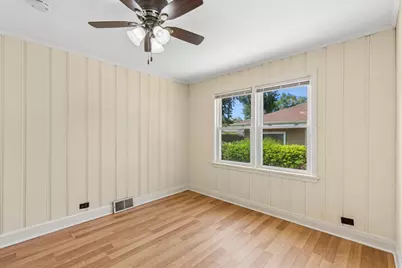 8222 Springfield Avenue, Skokie, IL 60076 - Photo 9