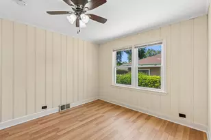 8222 Springfield Ave, Skokie, IL 60076 - Photo 9