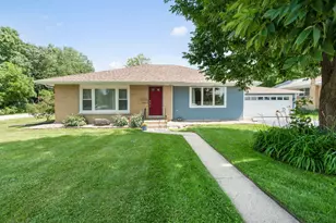 365 N Alleghany Rd, Grayslake, IL 60030 - Photo 1