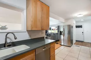 365 N Alleghany Rd, Grayslake, IL 60030 - Photo 9