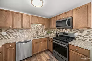 131 Fairlane Ct, Bloomingdale, IL 60108 - Photo 9