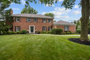 130 W Blackthorn Ln, Lake Forest, IL 60045 - Photo 1