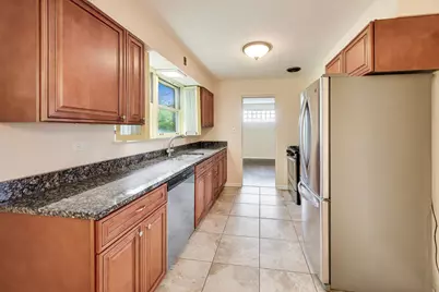 8425 Lawndale Avenue, Skokie, IL 60076 - Photo 15