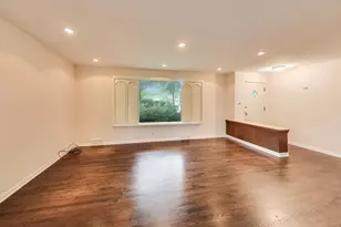 8425 Lawndale Ave, Skokie, IL 60076 - Photo 9