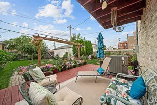 616 W 37th St, Chicago, IL 60609 - Photo 9