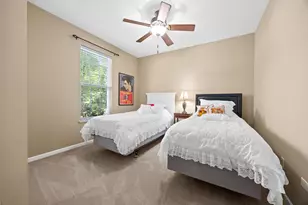 1707 Pondview Dr, Hoffman Estates, IL 60192 - Photo 25