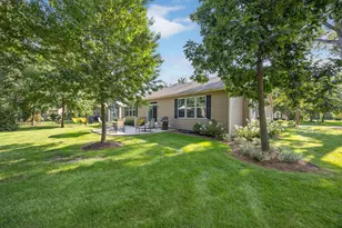 1707 Pondview Dr, Hoffman Estates, IL 60192 - Photo 35