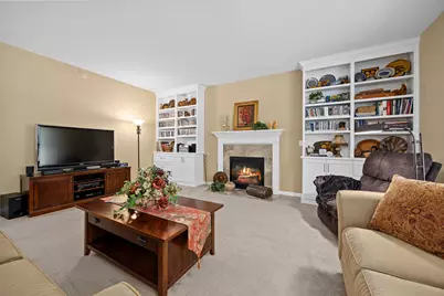 1707 Pondview Drive, Hoffman Estates, IL 60192 - Photo 15