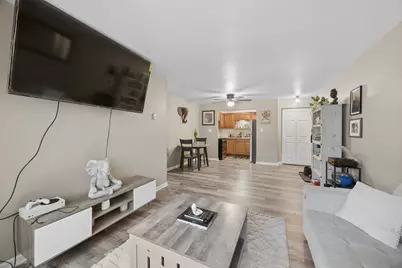 727 S Maple Avenue #100, Oak Park, IL 60304 - Photo 3