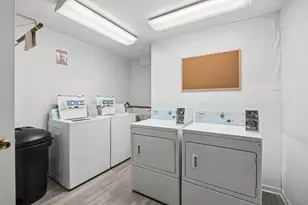 727 S Maple Ave, Oak Park, IL 60304 - Photo 11