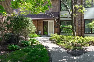 1071 Deerfield Pl, Highland Park, IL 60035 - Photo 3