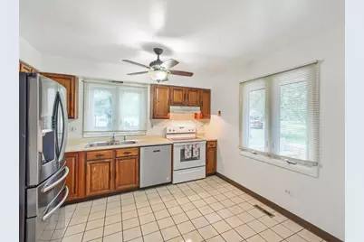 98 Brookside Drive, Elgin, IL 60123 - Photo 9