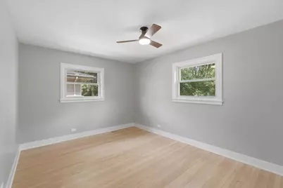 10 Linden Avenue, Buffalo Grove, IL 60089 - Photo 9