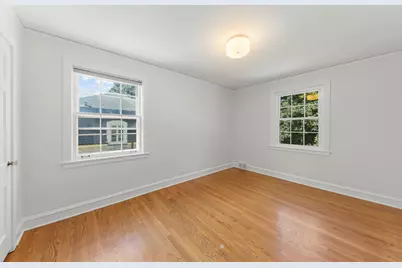 6557 N Ponchartrain Boulevard, Chicago, IL 60646 - Photo 17