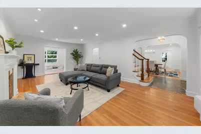 6557 N Ponchartrain Boulevard, Chicago, IL 60646 - Photo 3