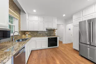6557 N Ponchartrain Blvd, Chicago, IL 60646 - Photo 9