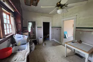 551 N Main St, Chicago, IL 62417 - Photo 17