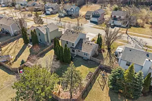 97 E Harbor Dr, Lake Zurich, IL 60047 - Photo 3