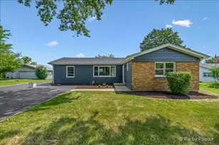 355 Hilltop Dr, North Aurora, IL 60542 - Photo 1