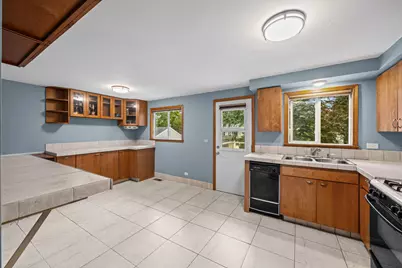 933 Webster Lane, Schaumburg, IL 60193 - Photo 9