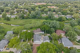 933 Webster Ln, Schaumburg, IL 60193 - Photo 33