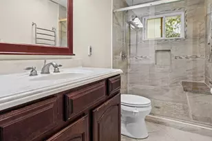 933 Webster Ln, Schaumburg, IL 60193 - Photo 17