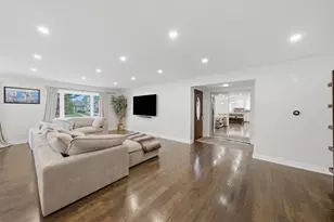 7928 Arcadia St, Morton Grove, IL 60053 - Photo 9