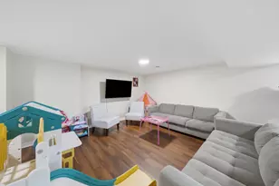 7928 Arcadia St, Morton Grove, IL 60053 - Photo 13