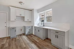 7726 S Kingston Ave, Chicago, IL 60649 - Photo 13
