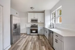 7726 S Kingston Ave, Chicago, IL 60649 - Photo 5