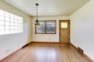 909 Worcester Ave, Westchester, IL 60154 - Photo 7