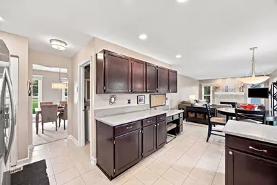 1050 Hampshire Lane, Elgin, IL 60120 - Photo 19