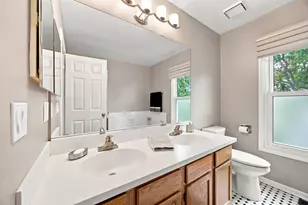 1050 Hampshire Ln, Elgin, IL 60120 - Photo 25