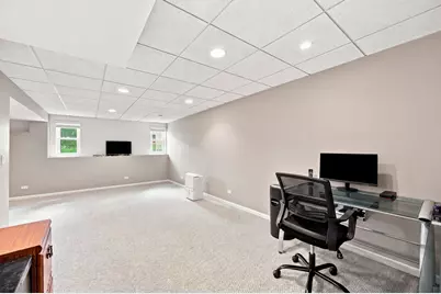 1050 Hampshire Lane, Elgin, IL 60120 - Photo 35
