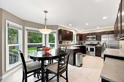 1050 Hampshire Lane, Elgin, IL 60120 - Photo 11
