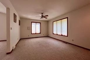 721 Valley View Dr, Fulton, IL 61252 - Photo 11