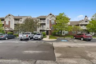 33 Kensington Cir, Wheaton, IL 60189 - Photo 3