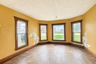 320 Pontiac St, Tonica, IL 61370 - Photo 9