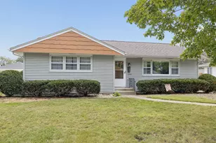 1041 E 8th St, Lockport, IL 60441 - Photo 1