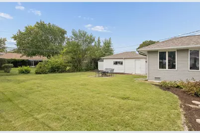 1041 E 8th Street, Lockport, IL 60441 - Photo 5