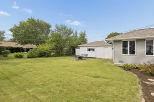 1041 E 8th St, Lockport, IL 60441 - Photo 5