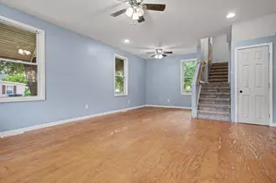 1313 W Chestnut St, Bloomington, IL 61701 - Photo 5