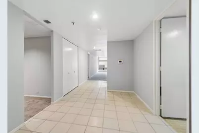 680 N Lake Shore Drive #1008, Chicago, IL 60611 - Photo 3