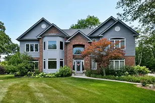 383 Country Oak Ln, Inverness, IL 60067 - Photo 1