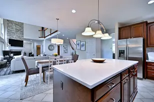 383 Country Oak Ln, Inverness, IL 60067 - Photo 5
