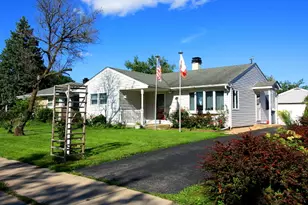 2213 Cedar St, Des Plaines, IL 60018 - Photo 1