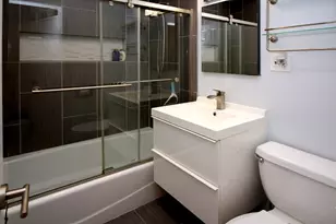 2213 Cedar St, Des Plaines, IL 60018 - Photo 13